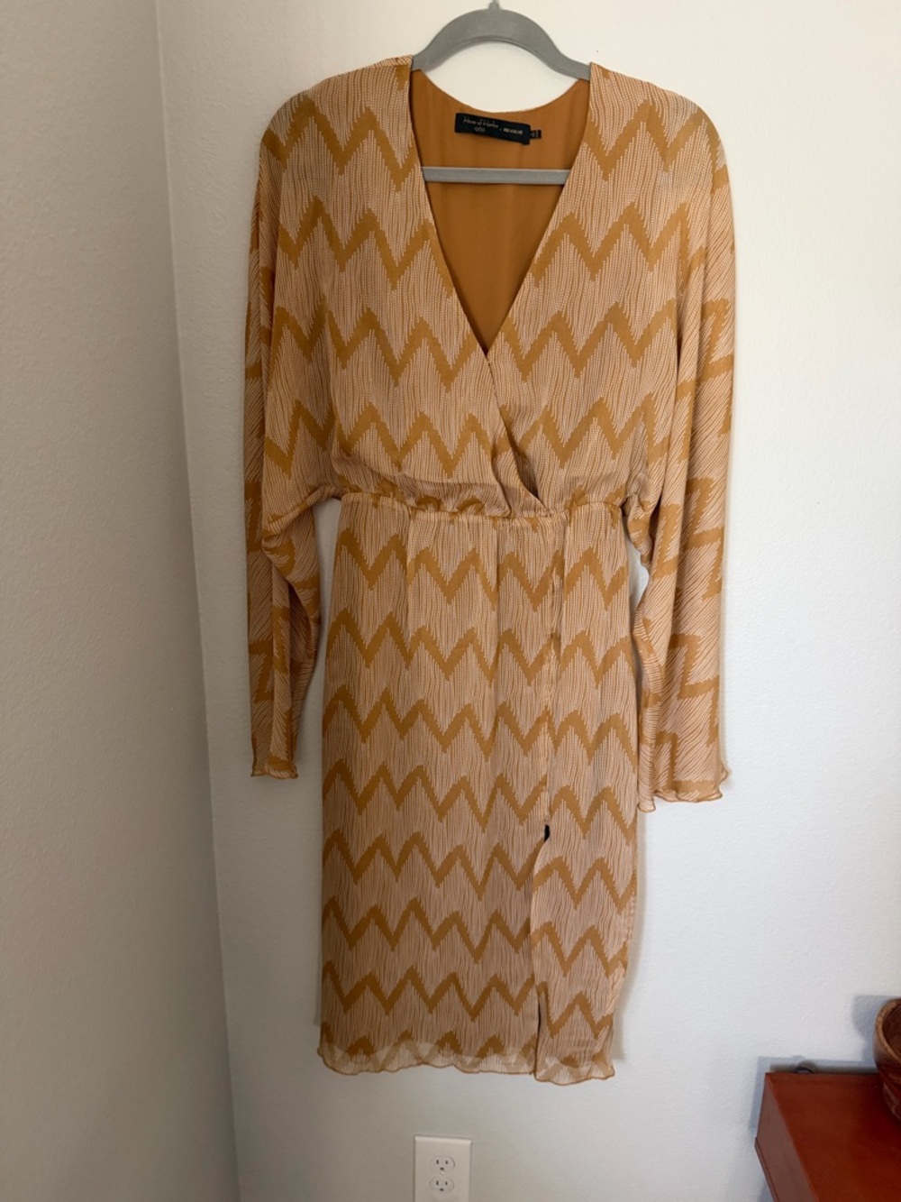 REVOLVE House of Harlow 1960 Rust Orange Chevron Dress with Slit Size S - Picture 3 of 9